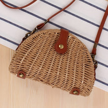 Load image into Gallery viewer, Round Straw Beach Bag Vintage Handmade Woven Shoulder Bag Raffia circle Rattan bags Bohemian Summer Vacation Casual Bags
